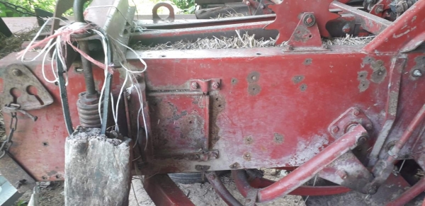 ขายเครื่องอัดฟางนิวฮอลแลนด์สนใจโทรเลย 0610685154-0939148049