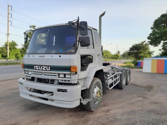 isuzu 10 ล้อ Rocky หัวลาก 240 แรง เครื่องดี คัดชีสวย ราคา450,000สนใจ 089-5367218 081-4252943