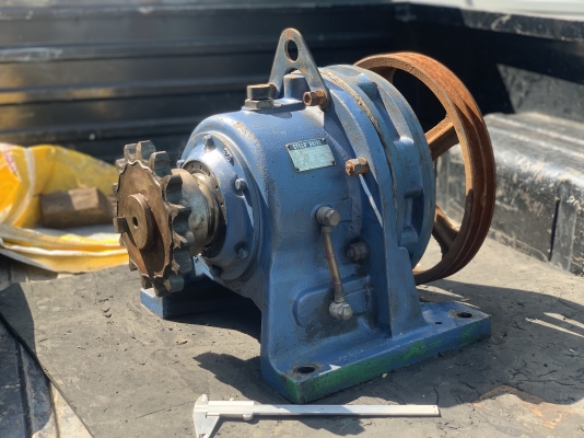 ขายหัวเกียร์ทดรอบ Cycrodrive Sumitomo อัตราทด 1:59 สภาพดี made in Japan ตัวใหญ่แรงบิดเยอะ ใส่กับมอเตอร์ 15-20แรงม้า มีรอบเชื่อม 1จุด หมุนนิ่ม พร้อมใช้งาน