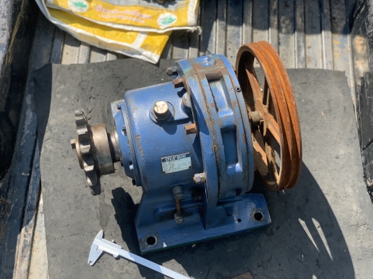 ขายหัวเกียร์ทดรอบ Cycrodrive Sumitomo อัตราทด 1:59 สภาพดี made in Japan ตัวใหญ่แรงบิดเยอะ ใส่กับมอเตอร์ 15-20แรงม้า มีรอบเชื่อม 1จุด หมุนนิ่ม พร้อมใช้งาน