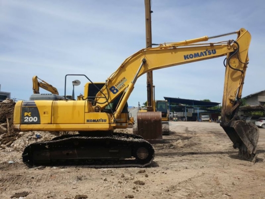 KOMATSU PC 200-8 KOMATSU PC 200-8