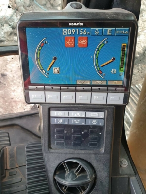 KOMATSU PC 200-8 KOMATSU PC 200-8