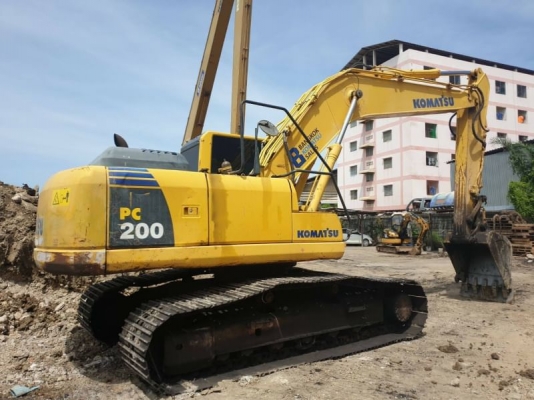 KOMATSU PC 200-8 KOMATSU PC 200-8