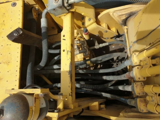 KOMATSU PC 200-8 KOMATSU PC 200-8