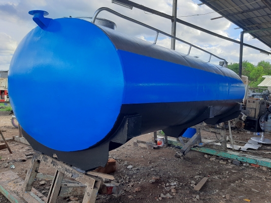 ถังเหล็กติดรถ มือสอง 6000 ลิตร สวย มีกลั้นห้อง3ห้อง ข้างในทาสีอีพ็อคซี่อย่างดีค่ะ สนใจทักมาค่ะ 0898147679