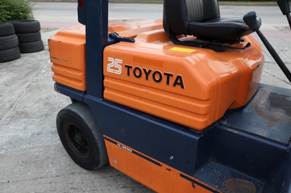 Toyota 5FD25 ยก2.5ตัน เสา4เมตร งาเท ดีเซล นำเข้าจากญี่ปุ่น Toyota 5FD25 ยก2.5ตัน เสา4เมตร งาเท ดีเซล นำเข้าจากญี่ปุ่น
