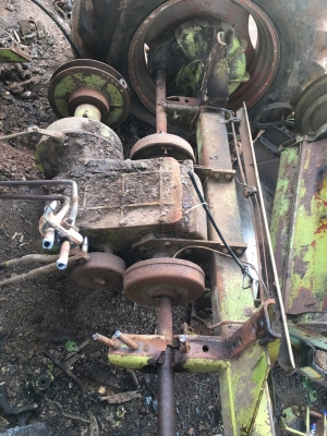 เพลาพร้อมเกียร์ รถเกี่ยวข้าวโพด 38000บาท