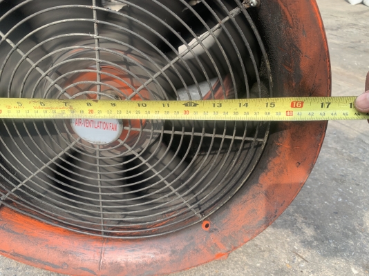 ขายพัดลมถัง-ท่อ ขนาด 16นิ้ว ขนาด 1.5HP. 220V ไฟบ้าน มีสวิทย์ปิด-เปิดในตัว สภาพสวย เดิมๆ หมุนนิ่ม ให้ลมแรง มี 2ตัวครับ ราคาตัวละ 4,600 บาท