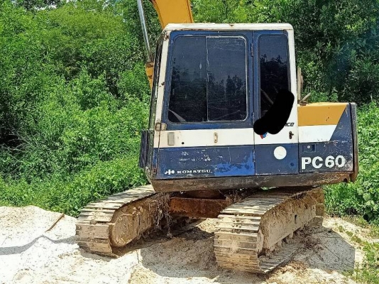 KOMATSU PC60-5 ขายตามสภาพ KOMATSU PC60-5 ขายตามสภาพ