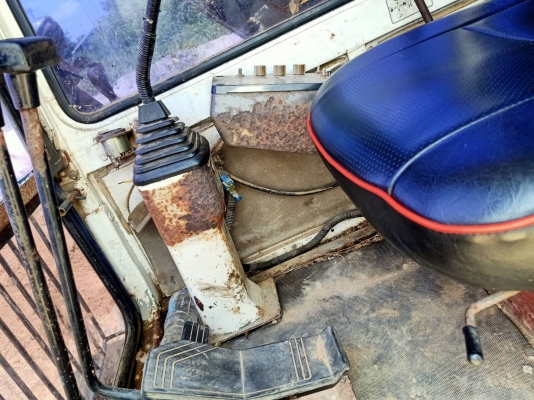 KOMATSU PC60-5 ขายตามสภาพ KOMATSU PC60-5 ขายตามสภาพ