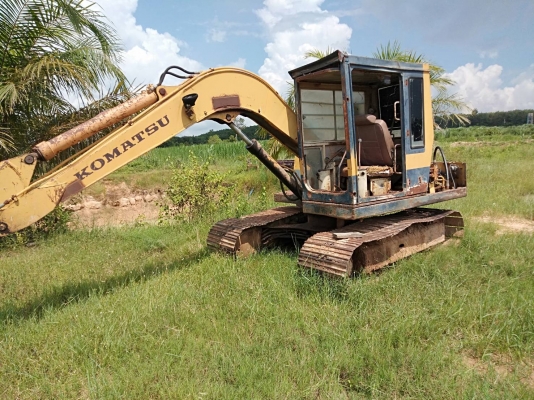 ขายด่วน แบคโคร KOMATSU PC60-3 สภาพพร้อมใช้งาน โซ่ช่วงล่างสวย เครื่องปั้มดี เอวแน่น เอกสารสัญญาซื้อขาย สนใจสอบถาม 093 0764943 K ตั้ม