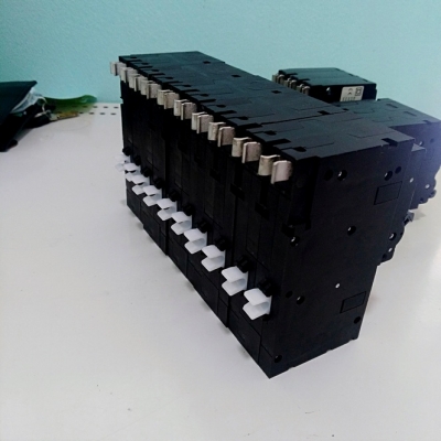 Breaker แบบ Plug on Schneider Breaker แบบ Plug on Schneider