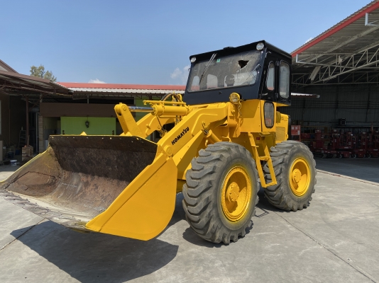 ขายรถตักKOMATSUรุ่นJH60Aรถนอกนำเข้าไม่เคยใช้งานในไทย สภาพดี เครื่องดีเซล6สูบบาท081-8302909 จิรโรจน์ ขายรถตักKOMATSUรุ่นJH60Aรถนอกนำเข้าไม่เคยใช้งานในไทย สภาพดี เครื่องดีเซล6สูบบาท081-8302909 จิรโรจน์