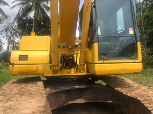 Komatsu PC200-7 ไมล์ 11,000 ซีเรียล 80457 สภาพสวยมากๆค่ะ
