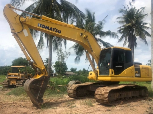 Komatsu PC200-7 ไมล์ 11,000 ซีเรียล 80457 สภาพสวยมากๆค่ะ