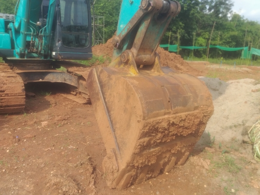 ขายด่วน KOBELCO SK200 YN11 เครื่องปั้มดีเยี่ยม ไฟฟ้าอยู่ โซ่ช่วงล่างสวย เฟรมสวย เอกสารเล่มทะเบียน สนใจสอบถาม 093 0764943 K ตั้ม