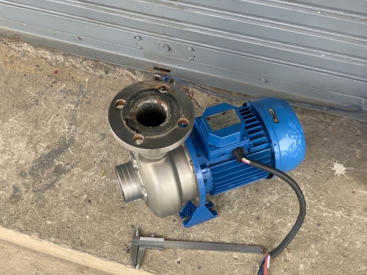 ขายปั๊มน้ำหัวสแตนเลส รุ่นเน้นปริมาณน้ำ Ebara 3HP. 380V made in Italy ขนาดเข้า 2.5นิ้ว ออก 2นิ้ว สภาพสวยเดิมๆ(ทำสีใหม่) หมุนนิ่ม พร้อมใช้งาน ราคา 7,800 บาท