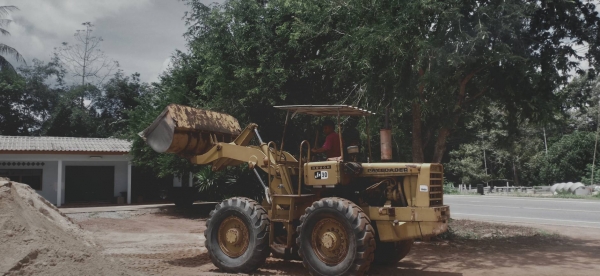 ขายรถตัก ยี่ห้อ KOMATSU JH30 ขายตามสภาพ ราคาต่อรองได้ ขายรถตัก ยี่ห้อ KOMATSU JH30 ขายตามสภาพ ราคาต่อรองได้