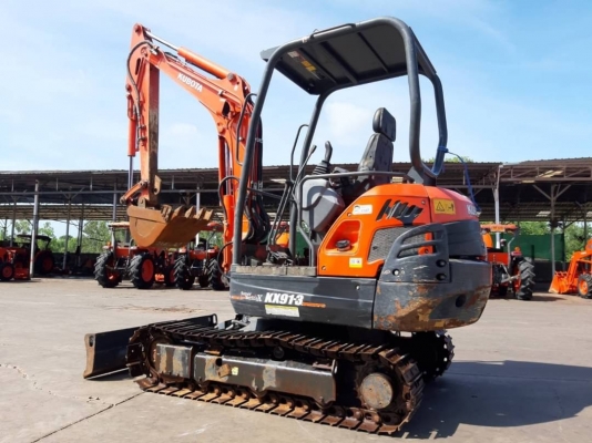 มาแล้วจ้ารถขุด คูโบต้ารุ่น Kx91-3sx ราคาขายสด 675,000 บาท ดาวน์ได้จ้า ดาวน์  165,000 บาท 089-0111624 เฮียเลี้ยงจ้า  สนใจโทรเลยจ้า สอบถามหรือสามารถมาดูที่ร้านเราได้จ้า   สนใจสามารถมาดูมาลองขับให้เต็มที่ไม่ซื้อไม่เป็นไรมีลานปูนเท่าสนามบอลให้ลองขับทุกคัน