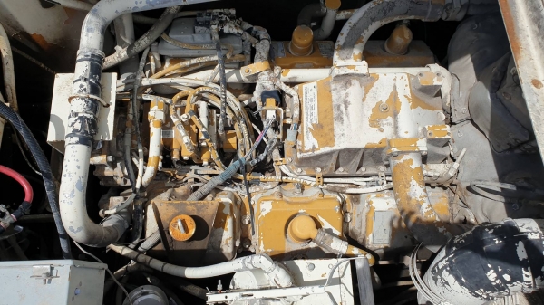 รถกัด CMI RS800 ปี 2005.