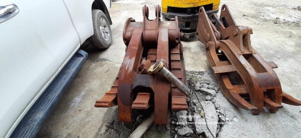 FROM JAPAN ตัวคีบปากหนีบไม้ GRAPPLE อุปกรณ์รองรับ สำหรับรถขุดไซค์ 200 ,220 สินค้าเก่านอก ขายตามสภาพ**