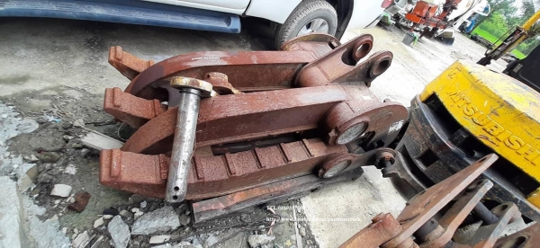 FROM JAPAN ตัวคีบปากหนีบไม้ GRAPPLE อุปกรณ์รองรับ สำหรับรถขุดไซค์ 200 ,220 สินค้าเก่านอก ขายตามสภาพ**