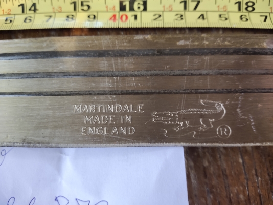 ขายมีดตราจระเข้MADE IN ENGLAND.