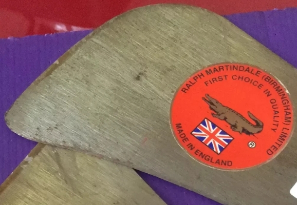 ขายมีดตราจระเข้MADE IN ENGLAND.
