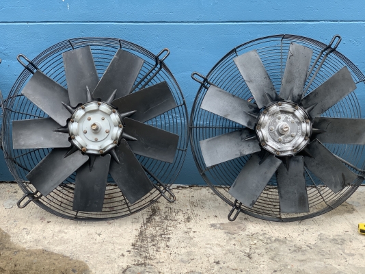 ขายพัดลมระบายอากาศเครื่องจักร และงานดัดแปลงต่างๆ ขนาด 2200W(3HP.) 380V ขนาดใบพัด 26นิ้ว สภาพสวย หมุนนิ่ม ให้ลมแรง สามารถปรับองศาใบพัดเพื่อปรับแรงลมได้ ตะแกงมีบุบบ้าง พร้อมใช้งาน มี 4ตัวครับ ราคาตัวละ 4,000 บาท ขายพัดลมระบายอากาศเครื่องจักร และงานดัดแปลงต่างๆ ขนาด 2200W(3HP.) 380V ขนาดใบพัด 26นิ้ว สภาพสวย หมุนนิ่ม ให้ลมแรง สามารถปรับองศาใบพัดเพื่อปรับแรงลมได้ ตะแกงมีบุบบ้าง พร้อมใช้งาน มี 4ตัวครับ ราคาตัวละ 4,000 บาท