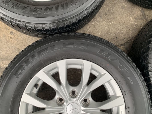 ล้อแม็ก Mitsu Pajero ก้านวาย ขอบ 17 แถมยาง 255-65-17 Bridgestone ปี 14 ล้อแม็ก Mitsu Pajero ก้านวาย ขอบ 17 แถมยาง 255-65-17 Bridgestone ปี 14