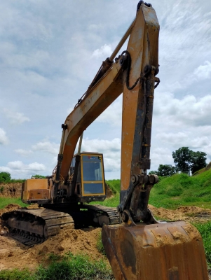 ขายรถแบคโฮ KOMATSU PC200-3 ขายรถแบคโฮ KOMATSU PC200-3