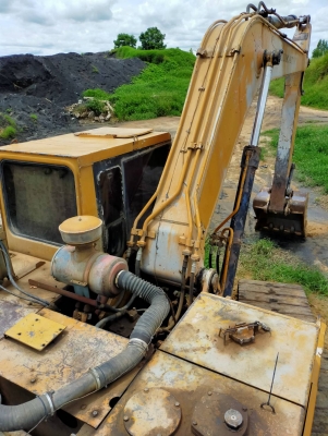 ขายรถแบคโฮ KOMATSU PC200-3 ขายรถแบคโฮ KOMATSU PC200-3