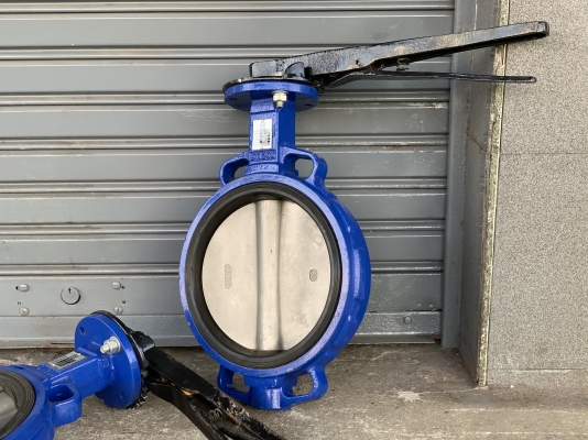 ขายวาล์วผีเสื้อสแตนเลส Pd Valve ขนาด 8นิ้ว **ของใหม่ไม่เคยใช้งาน** ทนแรงดันสูง 200PSI หมุนนิ่ม พร้อมใช้งาน ลองรับได้ทุกขนาดหน้าแปลนครับ มีมา 2ตัวครับ ราคาตัวละ 3,600 บาท