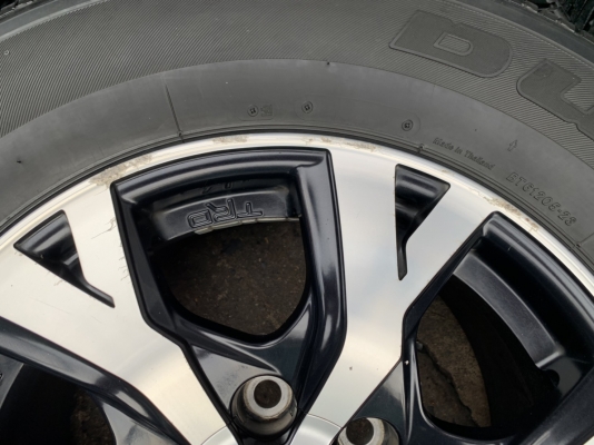ล้อแม็ก Toyota Vigo TRD แท้ ขอบ 17 พร้อมยาง 265-65-17 Bridgestone ปี 18 ล้อแม็ก Toyota Vigo TRD แท้ ขอบ 17 พร้อมยาง 265-65-17 Bridgestone ปี 18