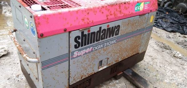 เครื่องเชื่อมพร้อมปั่นไฟสนามShindaiwaสามสาย200Vสองสาย220V เครื่องเชื่อมพร้อมปั่นไฟสนามShindaiwaสามสาย200Vสองสาย220V
