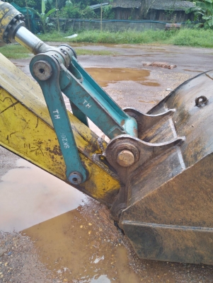 ขายด่วน KOBELCO SK200 MART III 200 สภาพพร้อมใช้งาน โซ่ช่วงล่างสวย เวแน่น ไฟฟ้าสมบูรณ์ เอกสารเล่มทะเบียน พร้อมลุยงาน สนใจเอาไปใช้งาน โทร 093 0764943 K ตั้ม