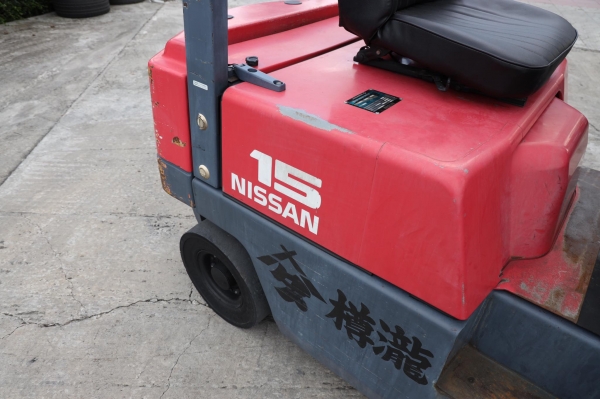 Nissan 1.5ตัน เสา4.5เมตร ดีเซล นำเข้าจากญี่ปุ่น Nissan 1.5ตัน เสา4.5เมตร ดีเซล นำเข้าจากญี่ปุ่น