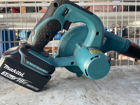 ขายโบลเวอร์แบต makita 18v มือสอง สวยๆครับ ขายโบลเวอร์แบต makita 18v มือสอง สวยๆครับ