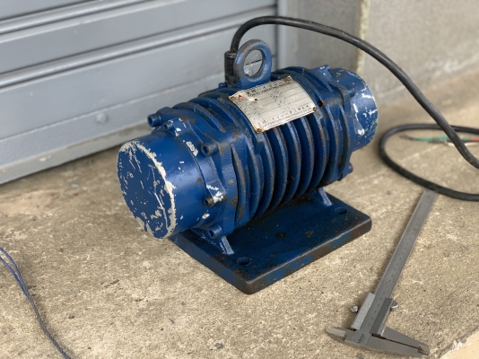 ขายมอเตอร์สั่น-เขย่า Tokyo Vibrating 0.16Kw.(1/4HP.) 380V 1450rpm. made in Japan ตุ้มปรับความแรงได้ สั่นแรง หมุนนิ่ม พร้อมใช้งาน ราคา 3,400 บาท