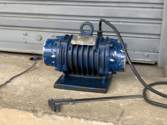 ขายมอเตอร์สั่น-เขย่า Tokyo Vibrating 0.16Kw.(1/4HP.) 380V 1450rpm. made in Japan ตุ้มปรับความแรงได้ สั่นแรง หมุนนิ่ม พร้อมใช้งาน ราคา 3,400 บาท