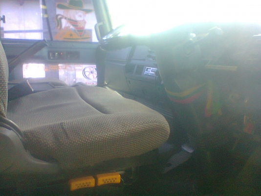 ISUZU ROCKY 195 HP 6HE1 กระบะคอกเหล็กยาว 5.50 เมตร เครื่องแรงดีไม่มีเยิ้ม หัวเก๋งบาง แอร์เย็น พวงมาลัยเพาเวอร์ เบรคทริ๊ปฟี้ครบพร้อม ช่วงล่างคัชซีสวยไม่มีดาม สภาพดี 70\% เอกสารทะเบียนภาษีครบพร้อมโอน