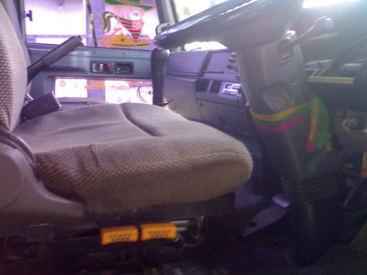 ISUZU ROCKY 195 HP 6HE1 กระบะคอกเหล็กยาว 5.50 เมตร เครื่องแรงดีไม่มีเยิ้ม หัวเก๋งบาง แอร์เย็น พวงมาลัยเพาเวอร์ เบรคทริ๊ปฟี้ครบพร้อม ช่วงล่างคัชซีสวยไม่มีดาม สภาพดี 70\% เอกสารทะเบียนภาษีครบพร้อมโอน