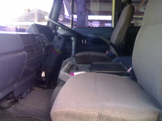 ISUZU ROCKY 195 HP 6HE1 กระบะคอกเหล็กยาว 5.50 เมตร เครื่องแรงดีไม่มีเยิ้ม หัวเก๋งบาง แอร์เย็น พวงมาลัยเพาเวอร์ เบรคทริ๊ปฟี้ครบพร้อม ช่วงล่างคัชซีสวยไม่มีดาม สภาพดี 70\% เอกสารทะเบียนภาษีครบพร้อมโอน