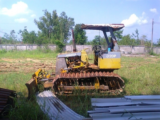 ขายด่วน..KOMATSU D20P รถสวย ระบบการทำงานสมบุรณ์แบบ พร้อมใช้งานดี.