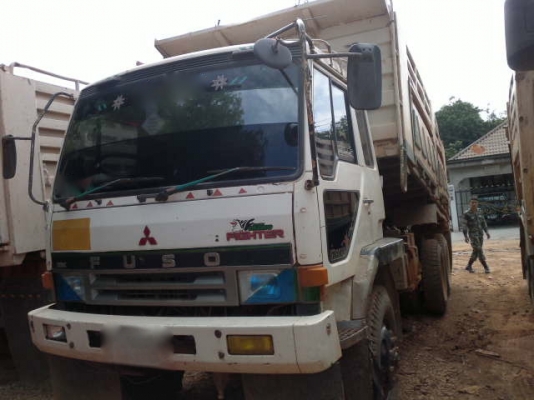 รถมิตซู 10 ล้อดั้ม FN527 220 แรงม้า  สนใจติดต่อ 081 - 6079515