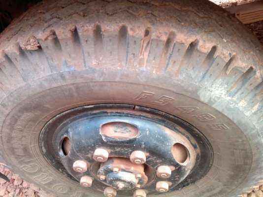 รถมิตซู 10 ล้อดั้ม FN527 220 แรงม้า  สนใจติดต่อ 081 - 6079515