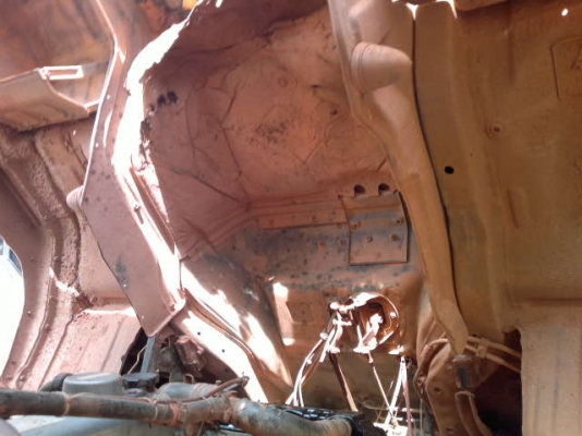 รถมิตซู 10 ล้อดั้ม FN527 220 แรงม้า  สนใจติดต่อ 081 - 6079515