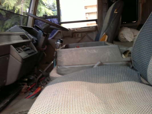 รถมิตซู 10 ล้อดั้ม FN527 220 แรงม้า  สนใจติดต่อ 081 - 6079515