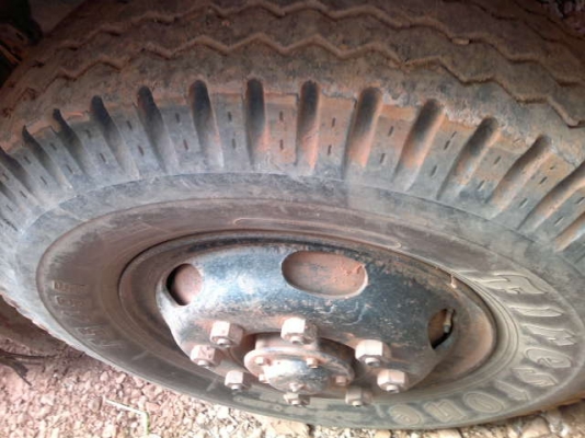 รถมิตซู 10 ล้อดั้ม FN527 220 แรงม้า  สนใจติดต่อ 081 - 6079515