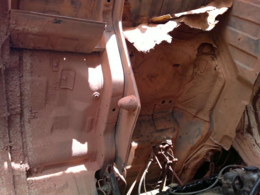 รถมิตซู 10 ล้อดั้ม FN527 220 แรงม้า  สนใจติดต่อ 081 - 6079515